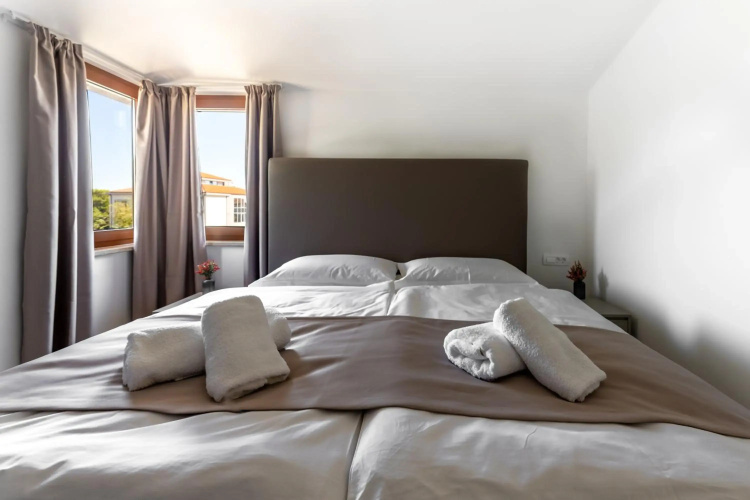 Sonia Rooms
