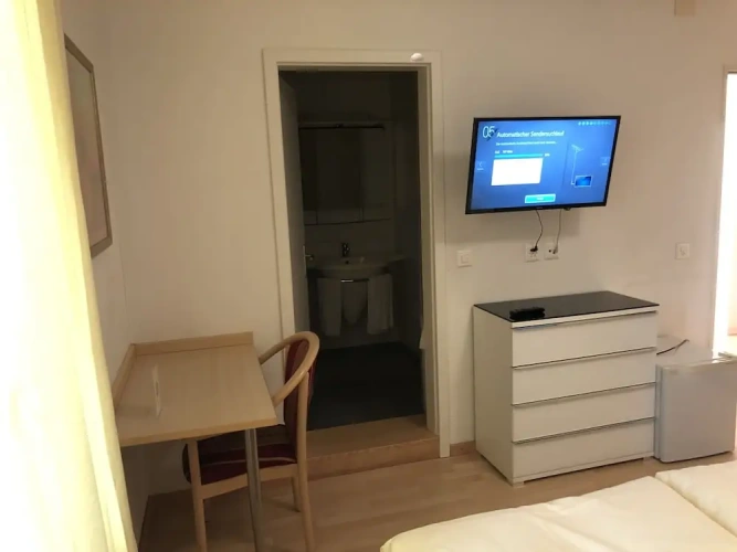 1 Bedroom Business Double room with land view