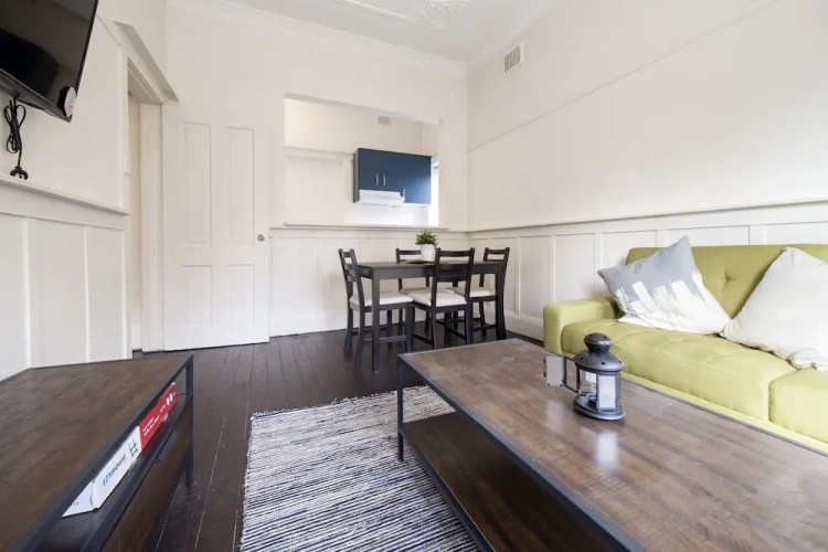 2 Bedrooms Classic Apartment