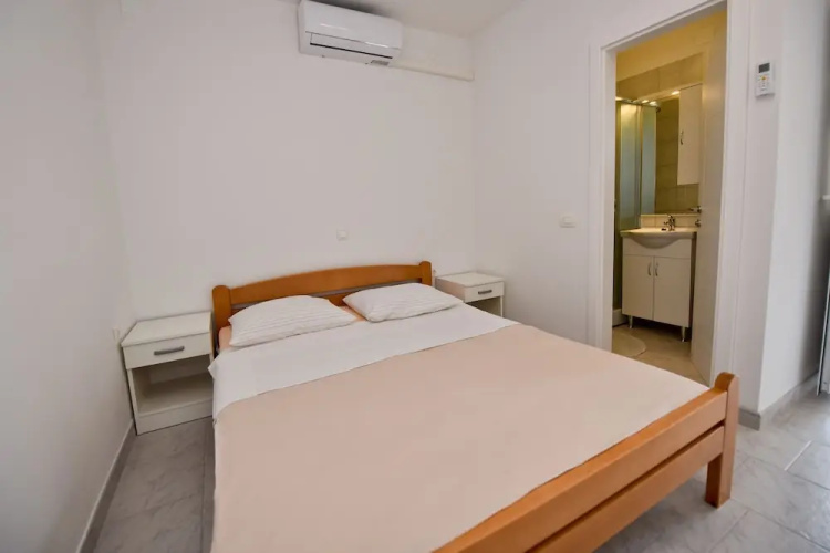 Apartments Caska VI