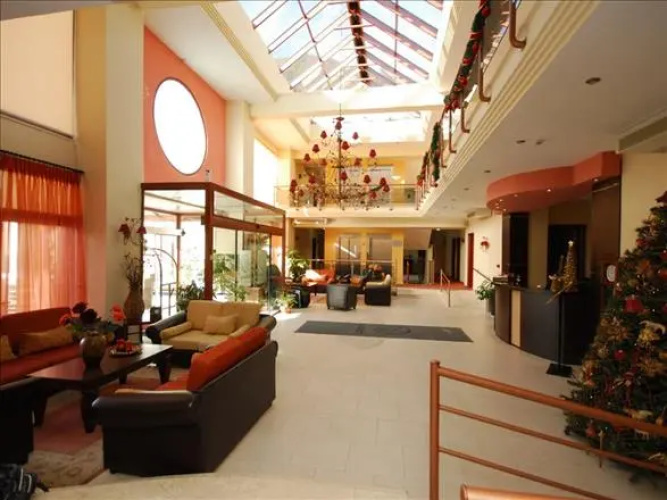 4 Epoxes Hotel Spa
