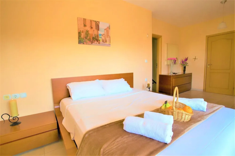 disCrete Villa Maroulas
