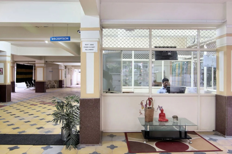 OYO 20008 SilverKey Madhapur