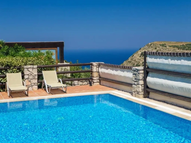3 Bedrooms Villa