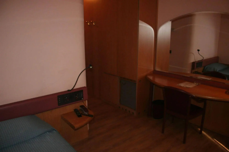 Albert Hotel