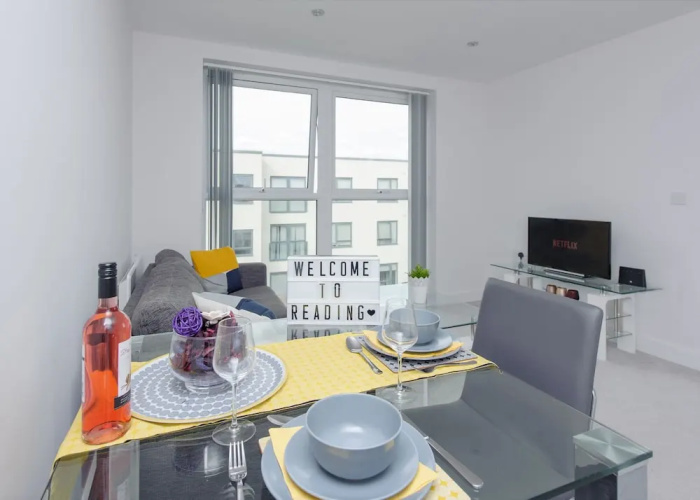Rooftop Terrace Apartment - Reading