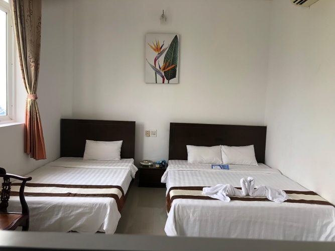 Standard Triple room