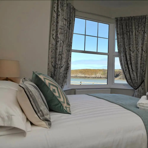 Treddolphin Guest House