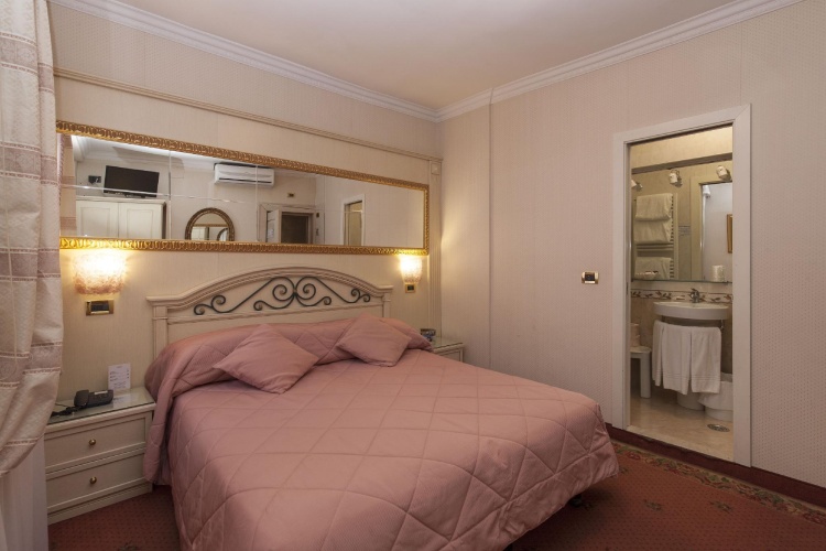 Classic Triple room