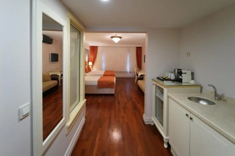 Deluxe Family Suite with Bosphorus view