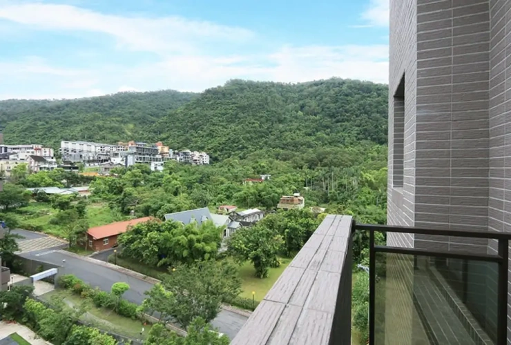 Standard Quadruple Family room with balcony