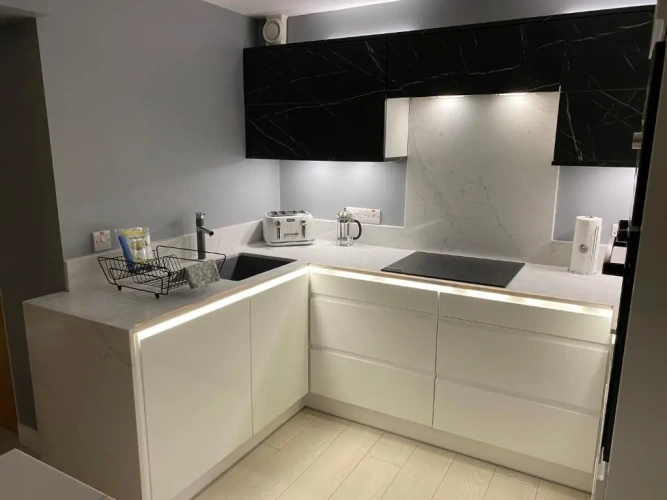 3 Bedrooms Apartment