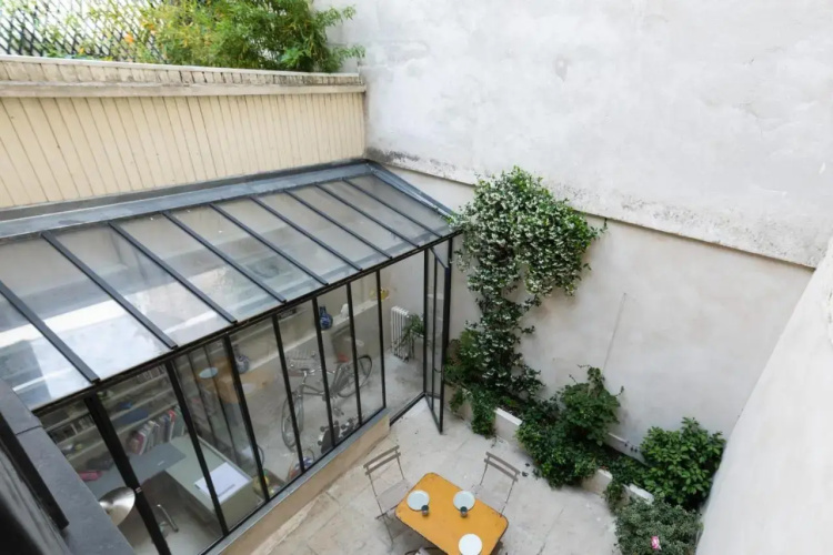 Sumptuous House with Patio