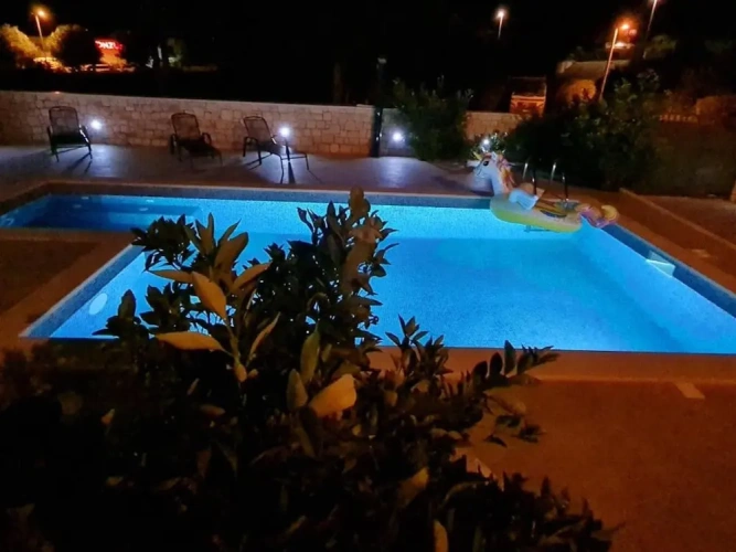 3 Bedrooms Apartment