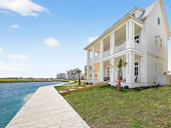 5 Bedrooms Cottage