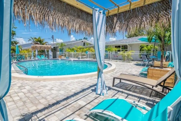 Grand Double Suite with pool view