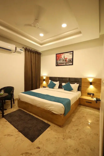 Radha Bihari Nikunj Inn & Restaurant
