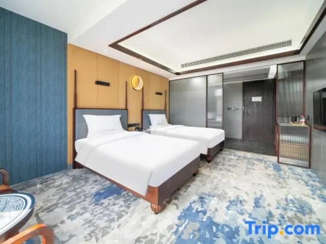 Standard Twin room with river view