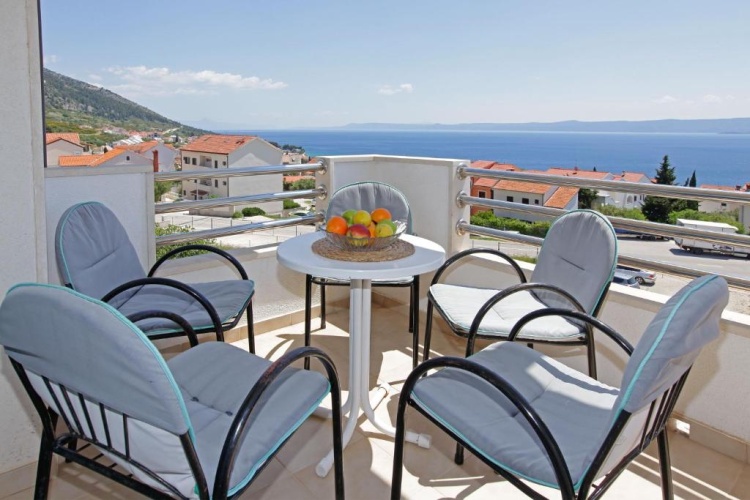 1 Bedroom Apartment with balcony and with sea view