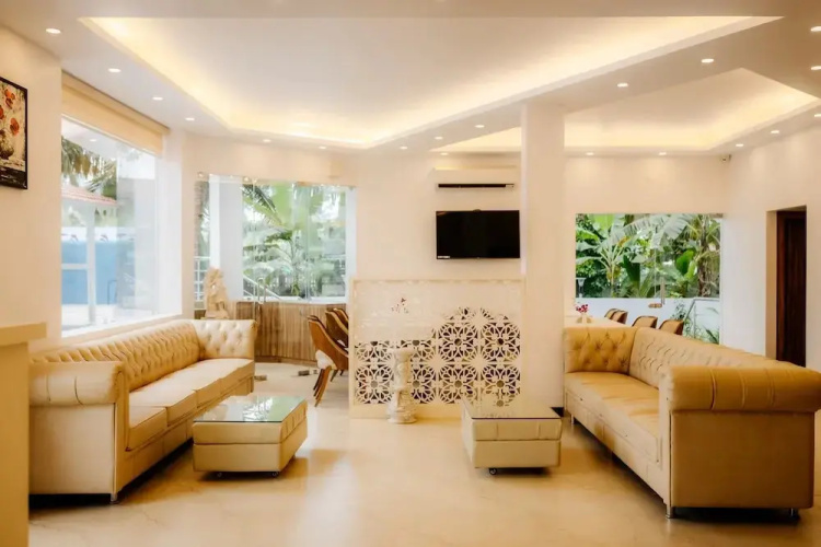 Lamour Beach Resort