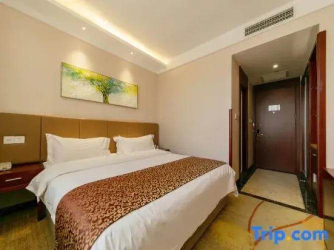 Yantai Qianwei Yongju Hotel
