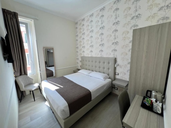 Standard Double room with city view