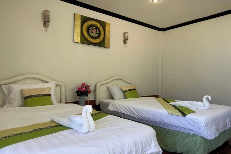 Standard Twin room with balcony