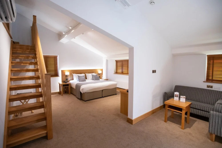 Tewinbury Farm Hotel
