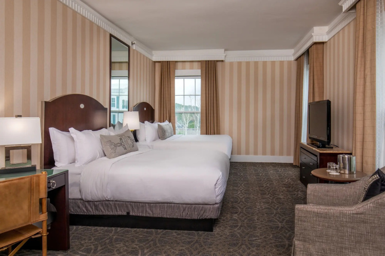 Inns at the Equinox