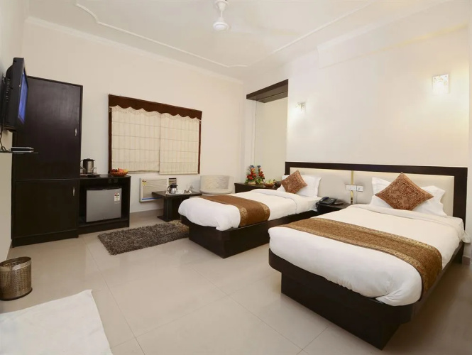 Treebo Maniram Palace