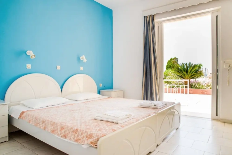 1 Bedroom Apartment with balcony and with sea view