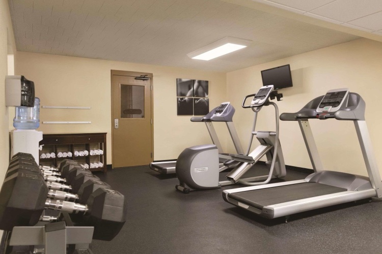 Country Inn & Suites by Radisson, Traverse City, MI photo 21