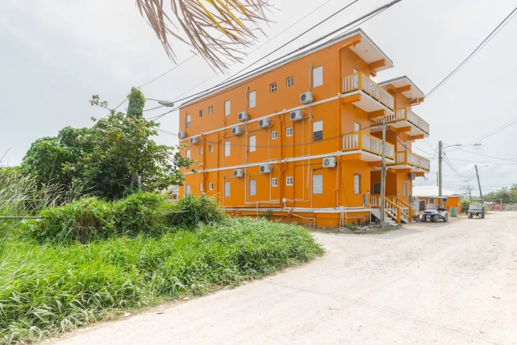 San Pedro Studios and Suites