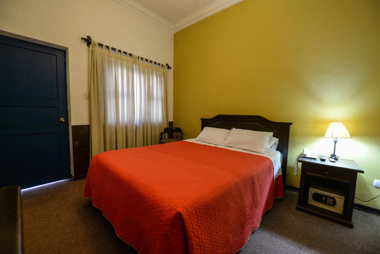 Yabar Hotel Plaza