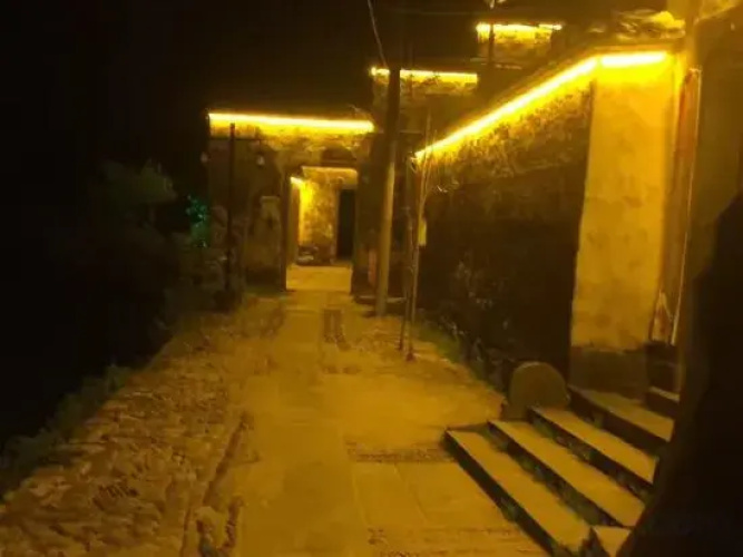 Riverside Warm Hostel