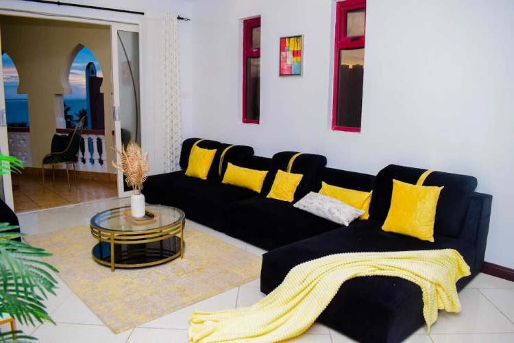 Lily Beachfront Apartments