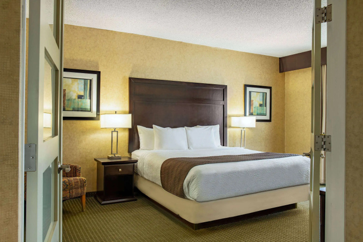 Days Inn by Wyndham Cranbrook Conference Centre photo 7