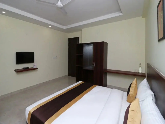 Capital O 12074 Vikrant's Residency