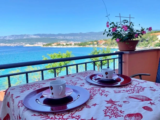 1 Bedroom Apartment with balcony and with sea view
