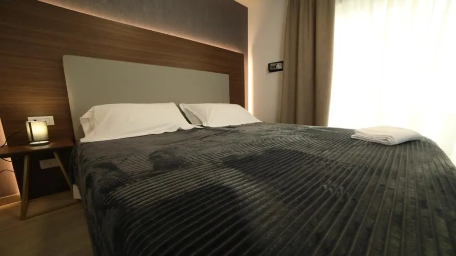 8 Room Hotel