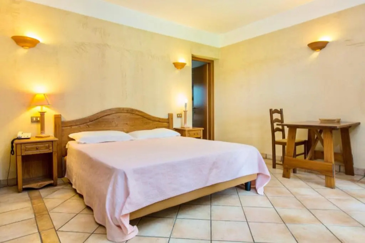 Residence con piscina a 250 mt dal mare