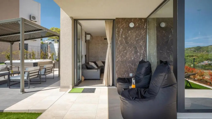 Royal Hilltop Residence