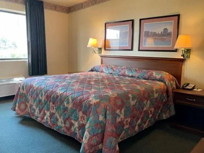 Voyager Resort Inn