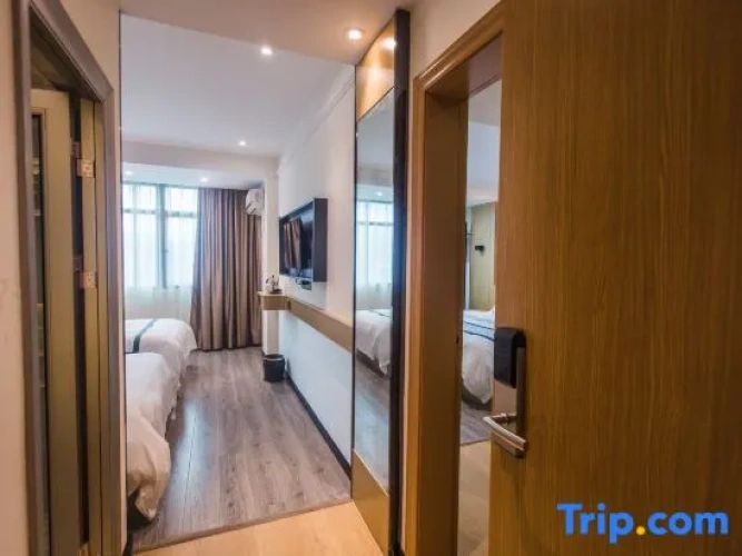 Quadruple Suite