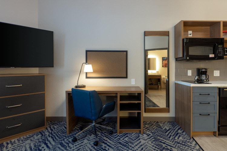 Candlewood Suites Enterprise by IHG