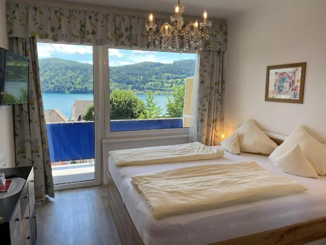 Standard Double room with balcony and with lake view