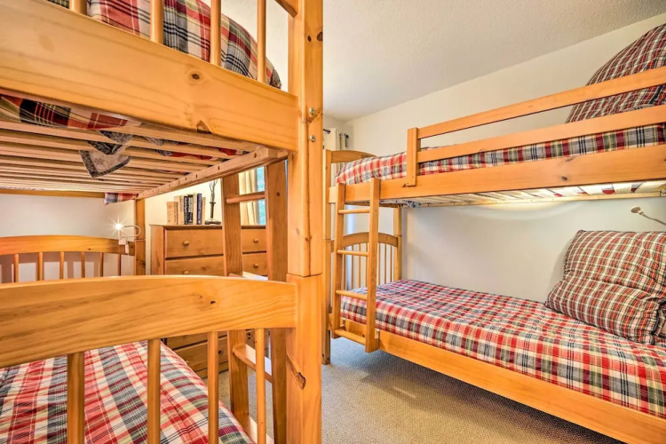 Family-friendly Stratton Gem Close to Slopes!