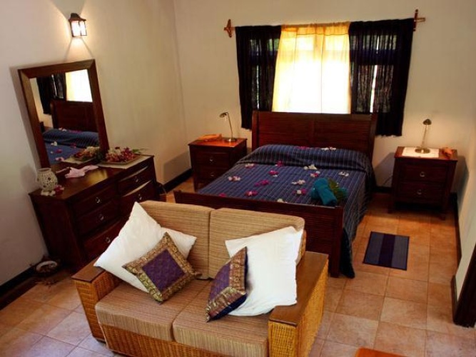 1 Bedroom Double Bungalow with garden view