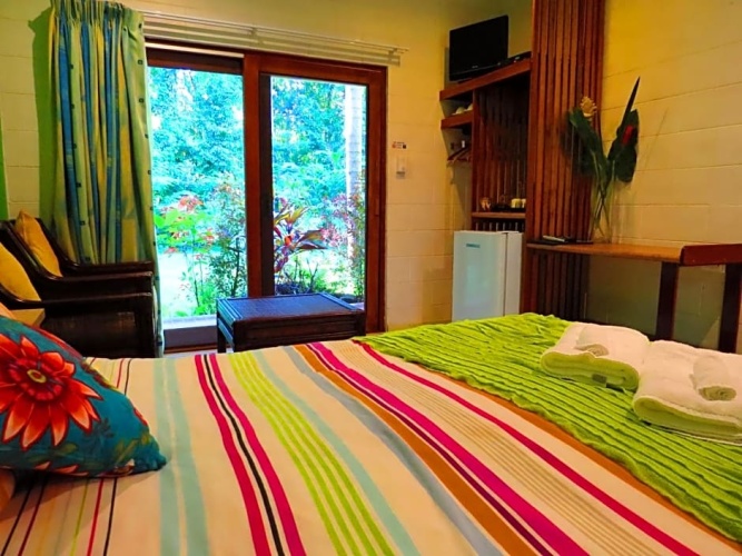 Standard Triple room with view