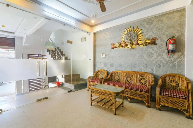 Fabhotel Triveni